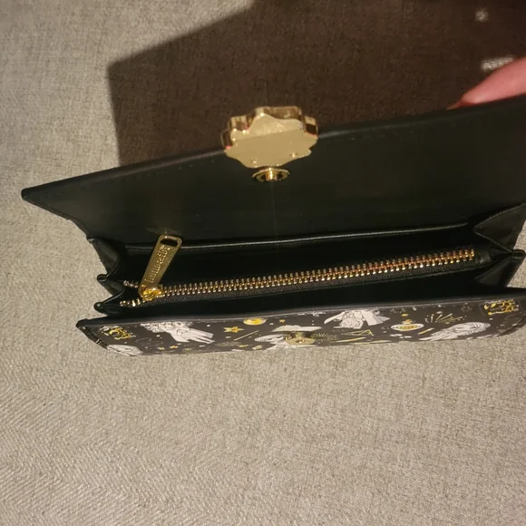 Loungefly Harry Potter Wallet - Picture 8 of 9